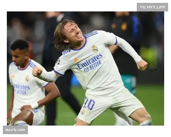 特写：老将莫德里奇替补登场，完成个人西甲第450次出场